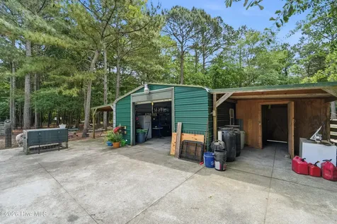 295 Mayberry Lane Richlands NC 28574