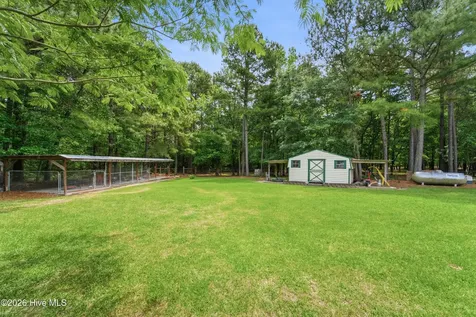 295 Mayberry Lane Richlands NC 28574