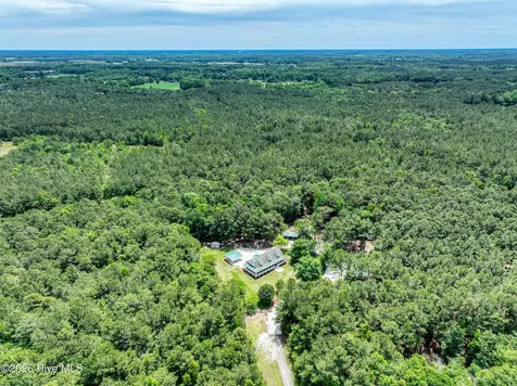 295 Mayberry Lane Richlands NC 28574