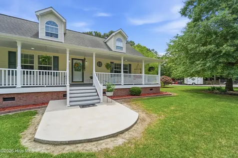 295 Mayberry Lane Richlands NC 28574