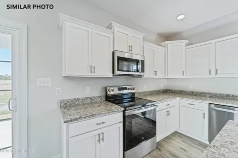 596 Appalachian Trail S Jacksonville NC 28546