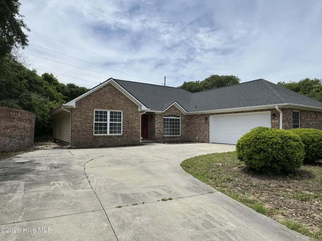 301 Pine Knoll Circle Pine Knoll Shores NC 28512