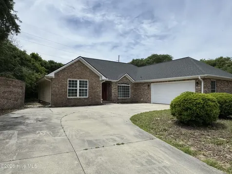 301 Pine Knoll Circle Pine Knoll Shores NC 28512