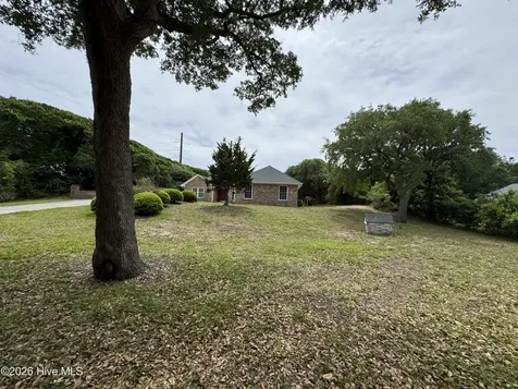 301 Pine Knoll Circle Pine Knoll Shores NC 28512