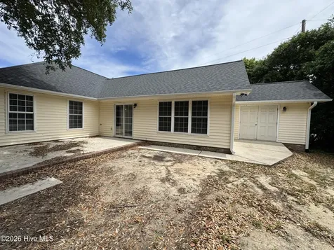 301 Pine Knoll Circle Pine Knoll Shores NC 28512