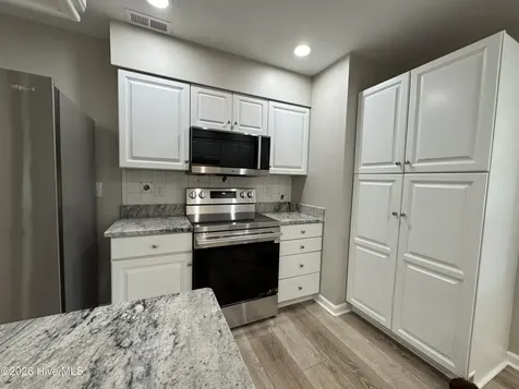301 Pine Knoll Circle Pine Knoll Shores NC 28512