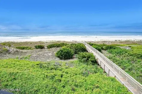 1904 E Fort Macon Road Atlantic Beach NC 28512