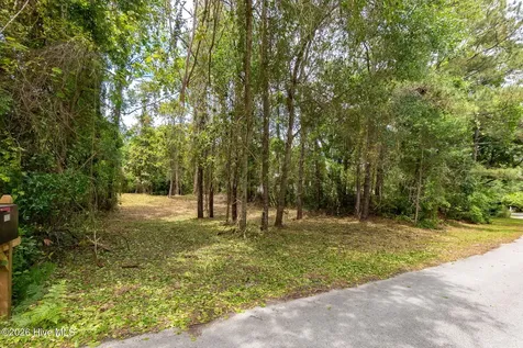 116 Hawthorne Drive Pine Knoll Shores NC 28512