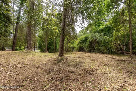 116 Hawthorne Drive Pine Knoll Shores NC 28512