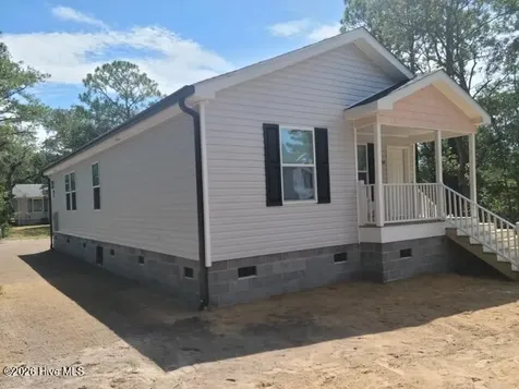 113 Pecan Avenue Lake Waccamaw NC 28450