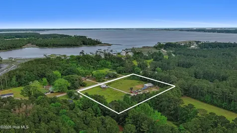 3115 Mill Creek Road Newport NC 28570