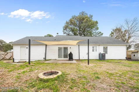 312 Josie Court Hubert NC 28539