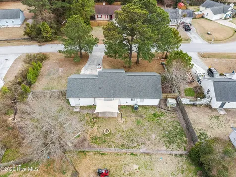 312 Josie Court Hubert NC 28539