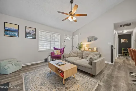 312 Josie Court Hubert NC 28539