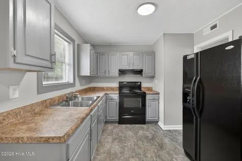 233 Brighton Road Wilmington NC 28409