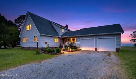 556 Mallard Cove Roper NC 27970