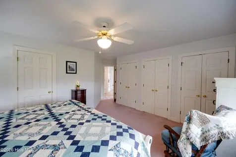 556 Mallard Cove Roper NC 27970