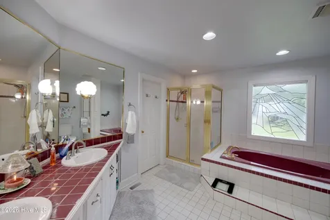556 Mallard Cove Roper NC 27970