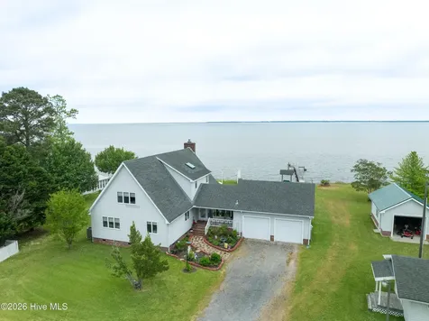 556 Mallard Cove Roper NC 27970