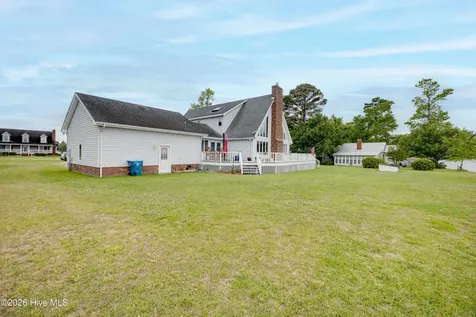 556 Mallard Cove Roper NC 27970