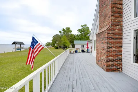 556 Mallard Cove Roper NC 27970
