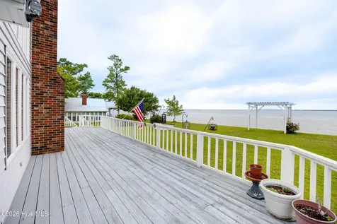 556 Mallard Cove Roper NC 27970