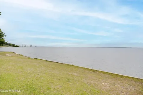 556 Mallard Cove Roper NC 27970