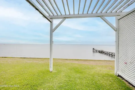 556 Mallard Cove Roper NC 27970