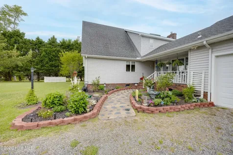 556 Mallard Cove Roper NC 27970