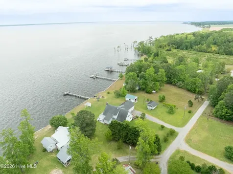 556 Mallard Cove Roper NC 27970