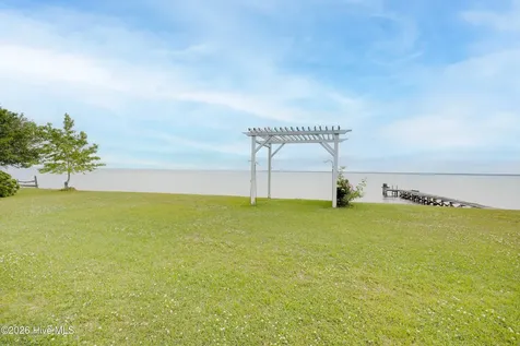 556 Mallard Cove Roper NC 27970