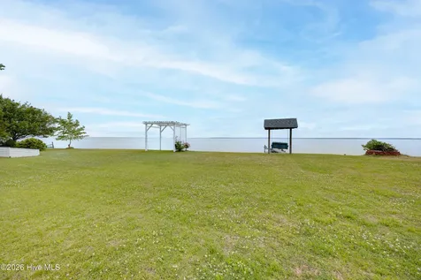 556 Mallard Cove Roper NC 27970