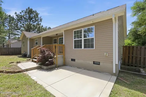 145 Pecan Lane Aberdeen NC 28315