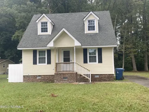1509 N Respess Street Washington NC 27889