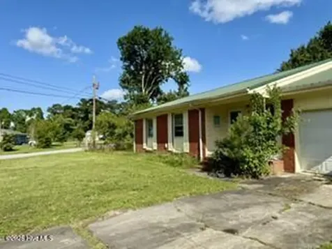 6 Cornell Drive Jacksonville NC 28546