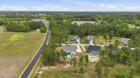 323 Leaward Trace Swansboro NC 28584