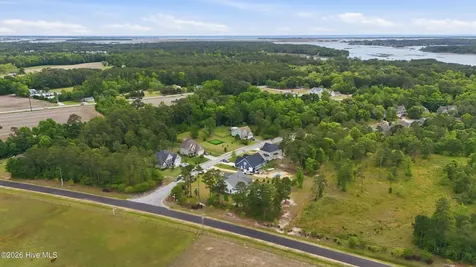 323 Leaward Trace Swansboro NC 28584