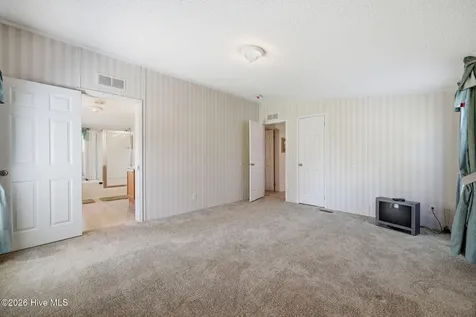 185 Barnes-foster Loop Road Belhaven NC 27810