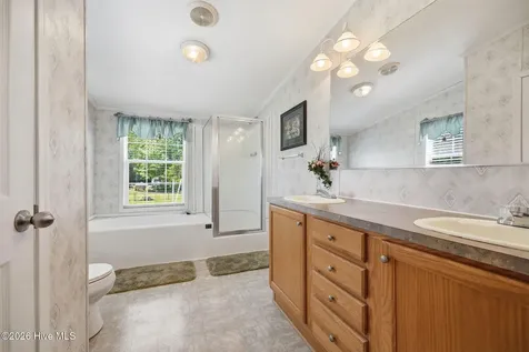 185 Barnes-foster Loop Road Belhaven NC 27810