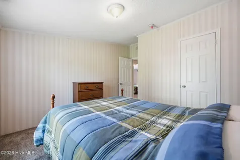 185 Barnes-foster Loop Road Belhaven NC 27810