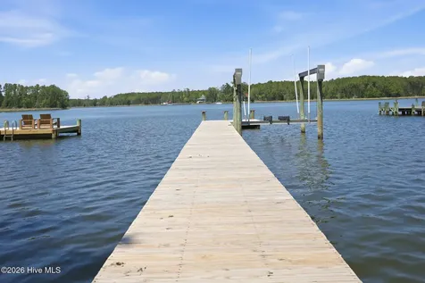 185 Barnes-foster Loop Road Belhaven NC 27810