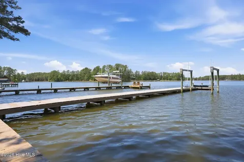 185 Barnes-foster Loop Road Belhaven NC 27810