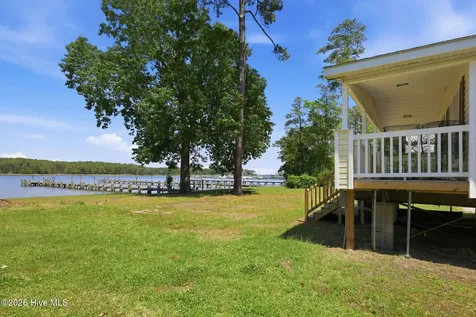 185 Barnes-foster Loop Road Belhaven NC 27810