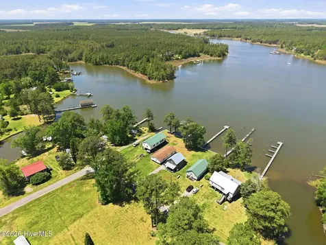 185 Barnes-foster Loop Road Belhaven NC 27810