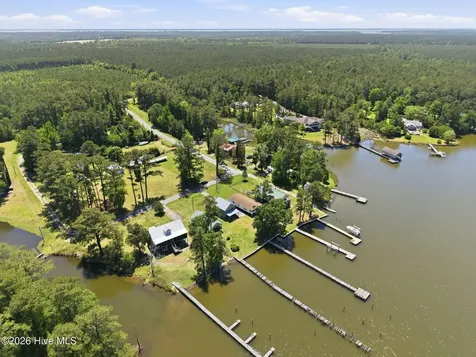 185 Barnes-foster Loop Road Belhaven NC 27810