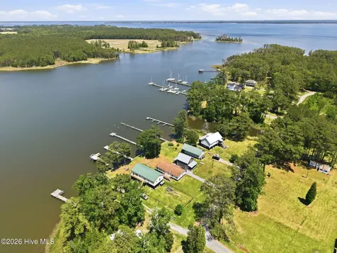 185 Barnes-foster Loop Road Belhaven NC 27810