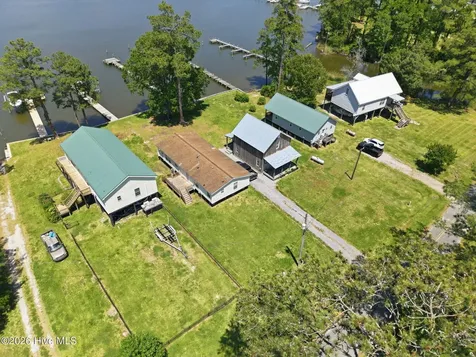 185 Barnes-foster Loop Road Belhaven NC 27810