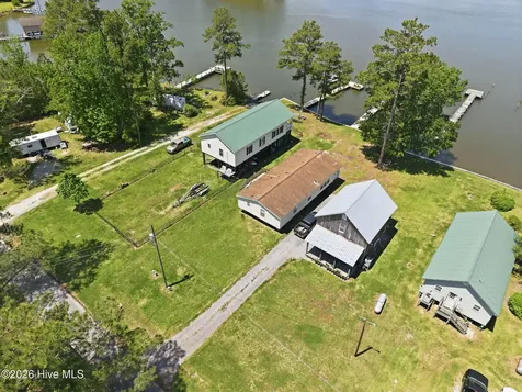 185 Barnes-foster Loop Road Belhaven NC 27810
