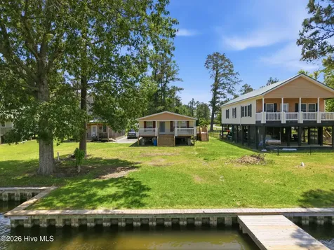 185 Barnes-foster Loop Road Belhaven NC 27810