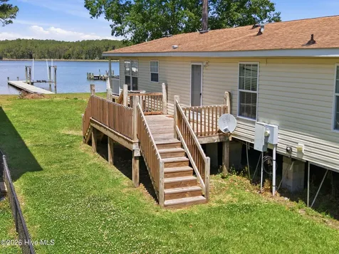 185 Barnes-foster Loop Road Belhaven NC 27810